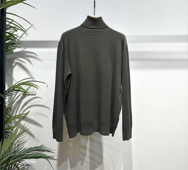 Džemperis ar augsto apkakli Universāls izmērs Tumši zaļš